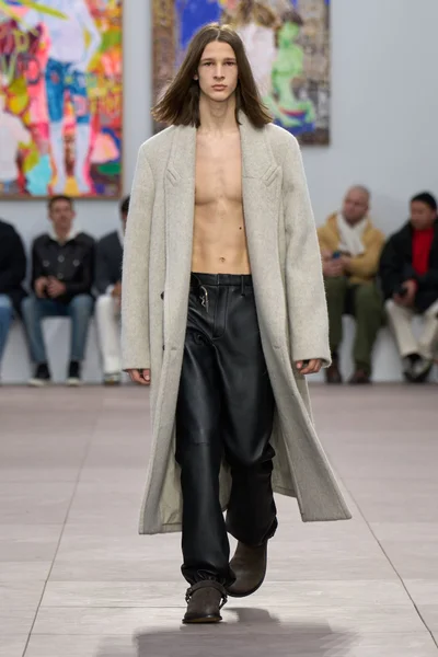 Look 8